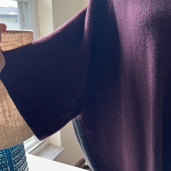 Beautiful poncho sweater - Picture 2 of 5